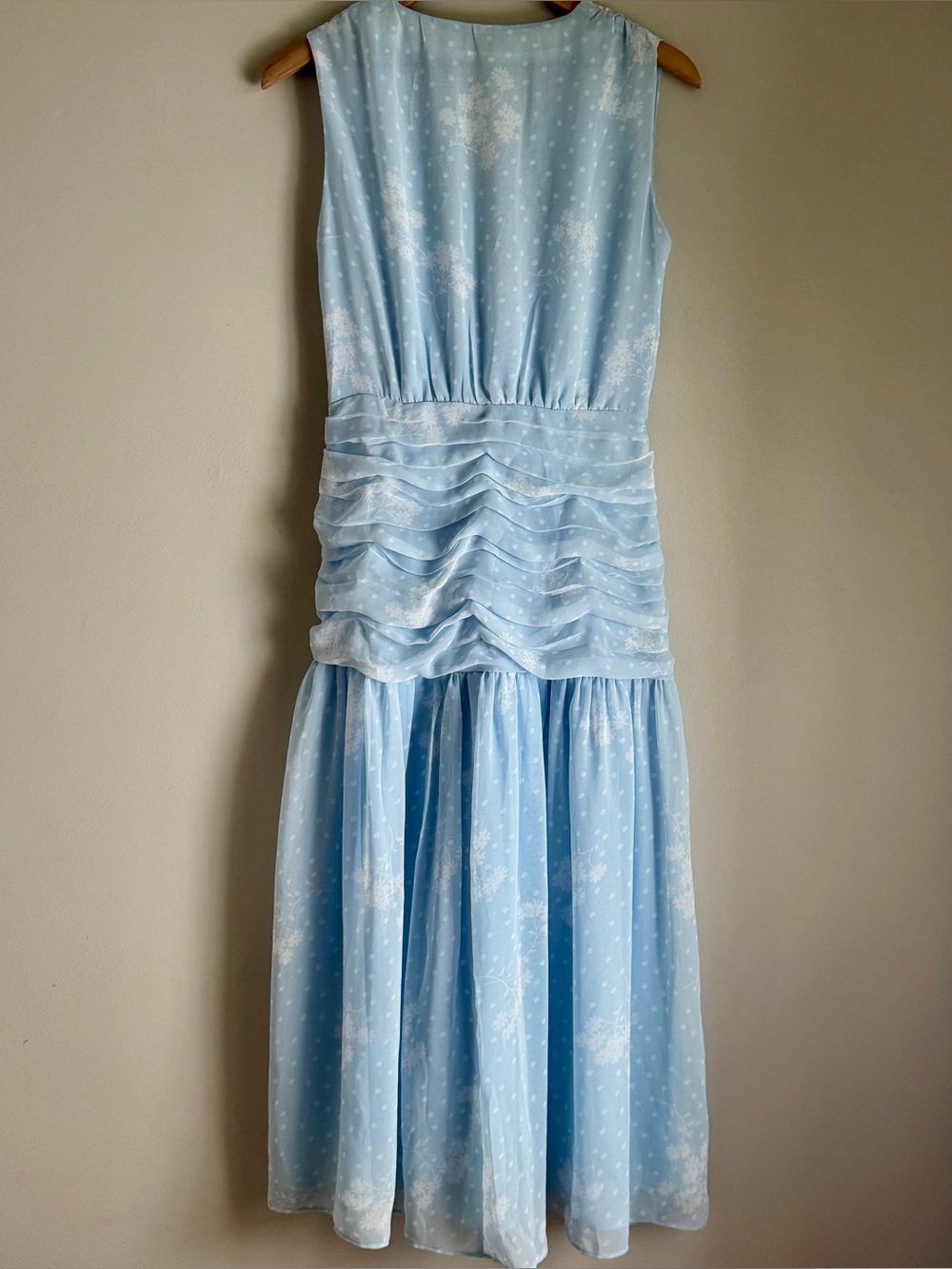 Ann Taylor Light Blue Floral Drop Waist Sleeveless V-Neck Midi Dress Size 4 - Picture 3 of 9